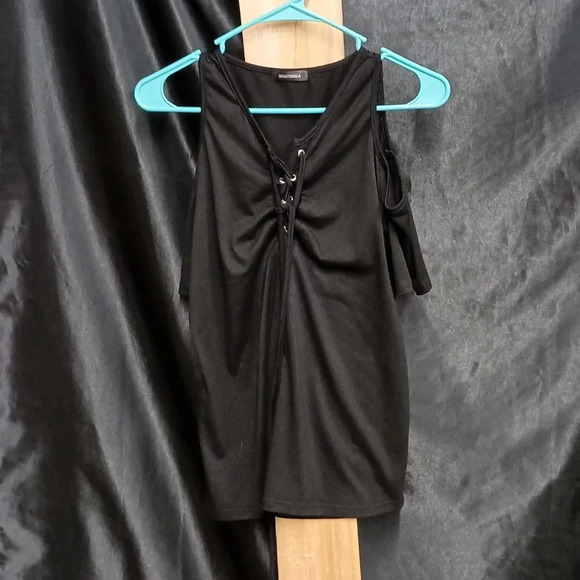 edgy black Open shoulder top - Picture 1 of 5